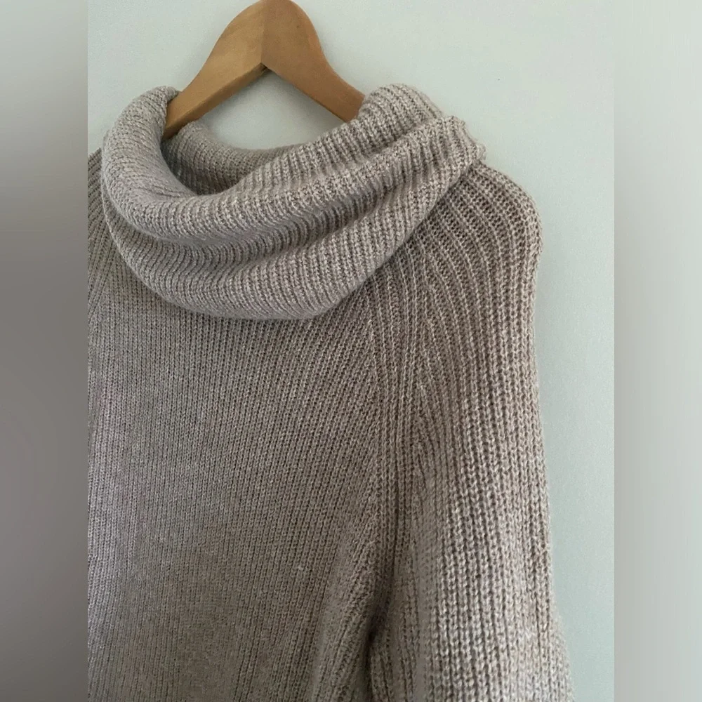 Tahari Wool Blend Knit Turleneck Sweater - Picture 3 of 10